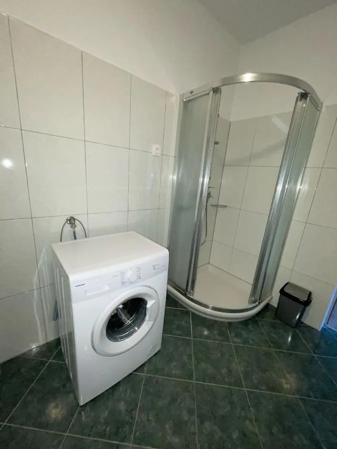 Apartment Apartman Varea Ližnjan