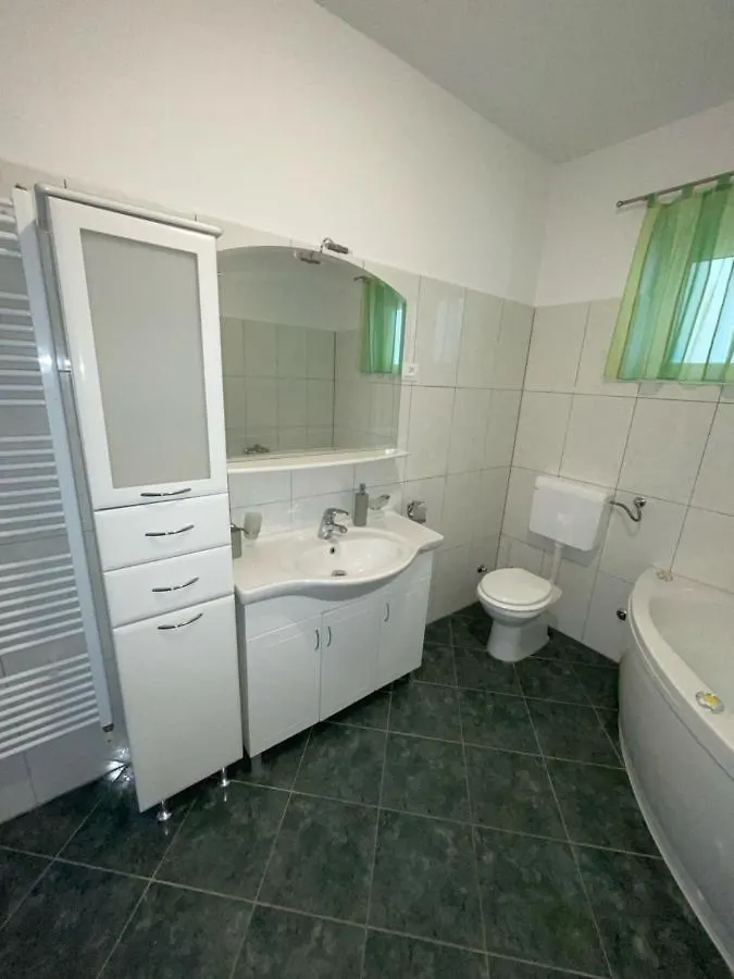 Apartment Apartman Varea Ližnjan