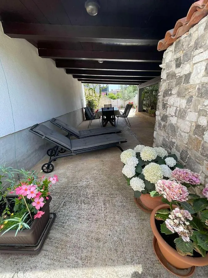 Apartment Apartman Varea Ližnjan